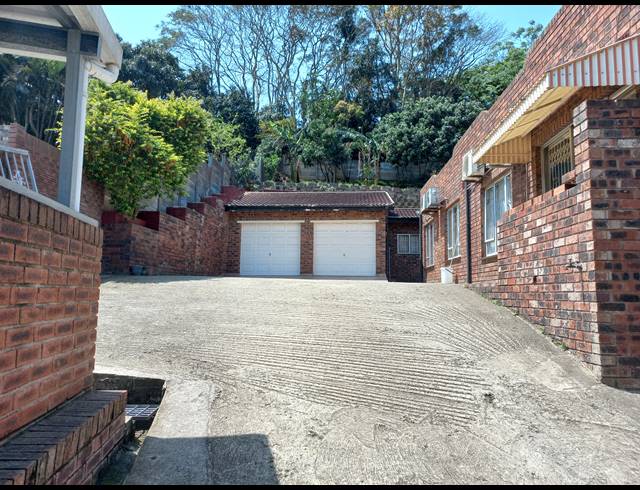 11 BEDROOM FREEHOLD FOR SALE IN WESTRIDGE
